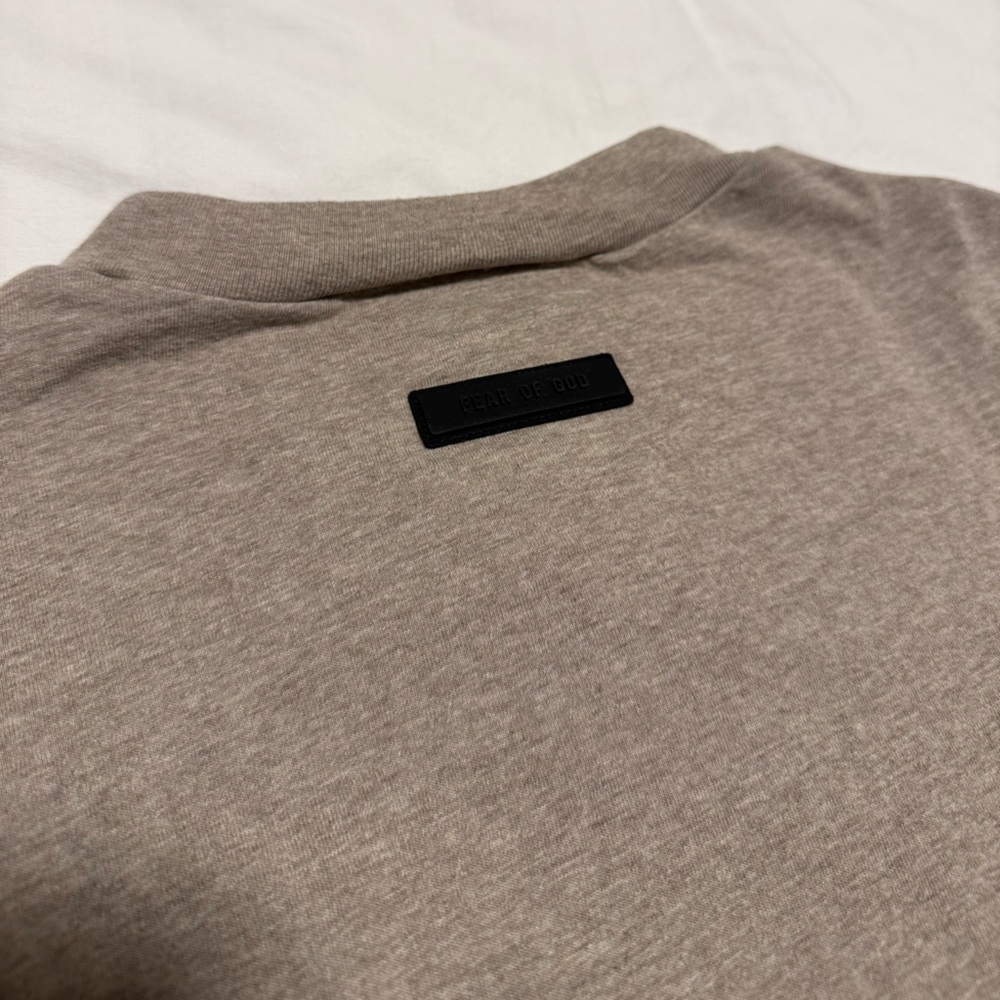 Fear of God Essentials Core Heather T-Shirt 🤍 SIZE M BUT FITS LIKE L/XL - Picture 6 of 7